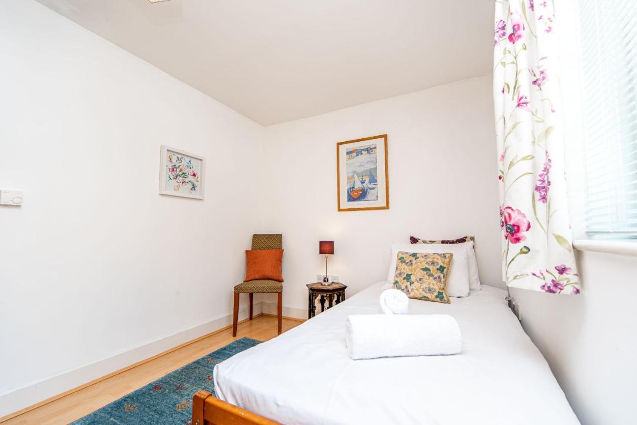 Pass The Keys Delightful Apartment Close To River In Se16 伦敦 外观 照片